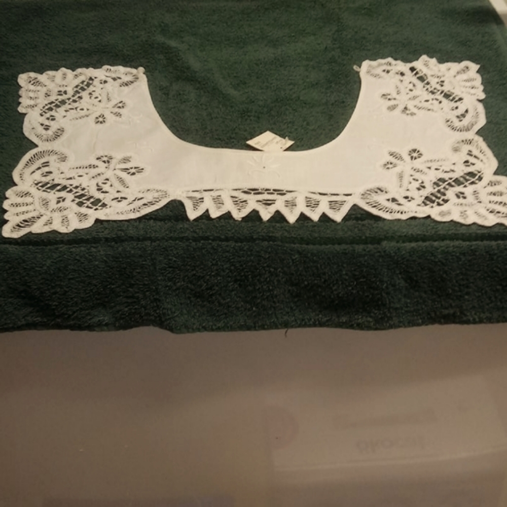 Vintage white lace Victorian collar